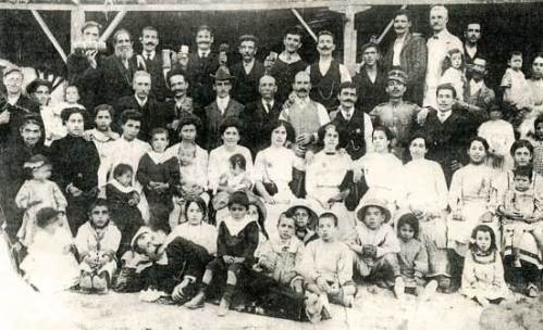 Ergostasio Εργαζόμενοι σε εργοστάσιο Μακαρονοποιείας στο Άργος.