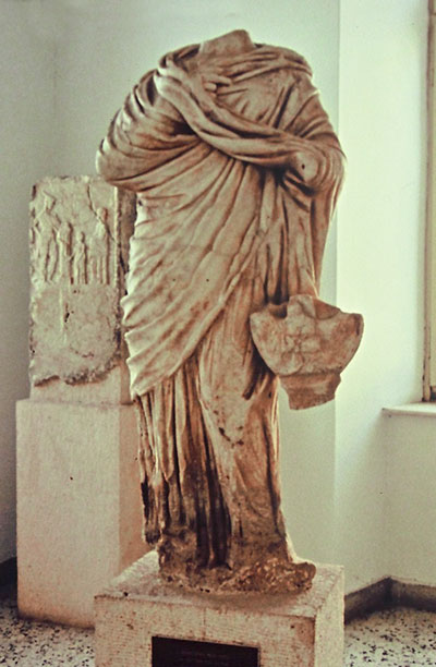 Εικ. 19. Μούσα με λύρα. Αρ. κατ. 4.