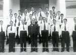 Μέλη της Ναυπλιακής Χορωδίας με τον Μαέστρο Β. Χαραμή το έτος&nbsp;1935.