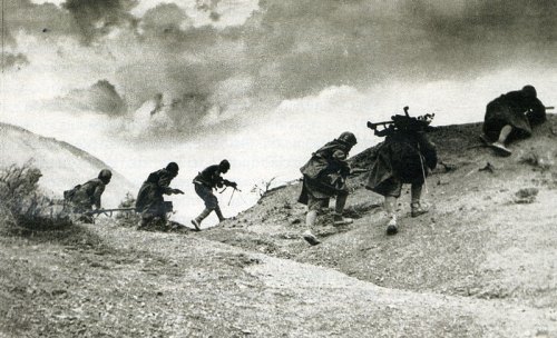 Έλληνες στρατιώτες στο αλβανικό μέτωπο.