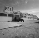 Πρόσοψη του εργοστασίου κονσερβοποιίας ΡΕΑ, 1963.