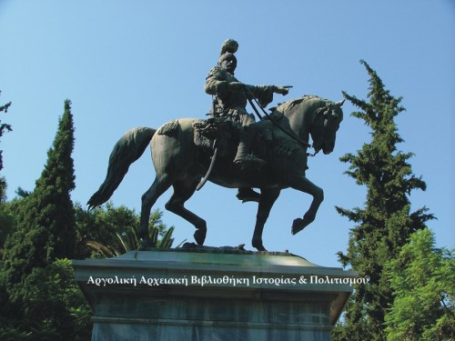 Ναύπλιο, ο Κολοκοτρώνης έφιππος. Φωτογραφία: Γιώργος Αντωνίου. 