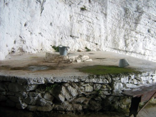 Η στέρνα με το πέτρινο στόμιο