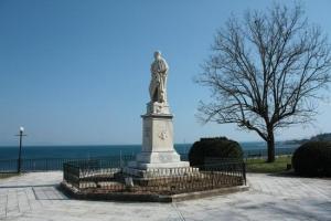 Ο ανδριάντας του Καποδίστρια στην Κέρκυρα (έργο Λεωνίδα Δρόση, 1887).