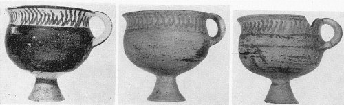 Εικ. 14: ΠΓ σκύφοι, ως κτερίσματα σε τάφους της οδού Περρούκα. (κατά: Κόκκου-Βυριδή 1979 πίν. 55δ-στ).