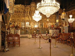 Ιερός Ναός Γενεσίου Θεοτόκου - Άποψη εσωτερικού χώρου και τέμπλου. (Φωτογραφία από τον ιστότοπο, Εικονική περιήγηση στο Ναύπλιο).