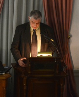 Ο κος Γεώργιος Κόνδης, Δρ. Κοινωνικών Επιστημών, στο βήμα του «Δαναού».