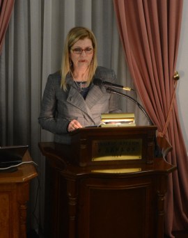 Η κα Σοφία Πατούρα, Διευθύντρια Ερευνών /Εθνικό Ίδρυμα Ερευνών, στο βήμα του «Δαναού».
