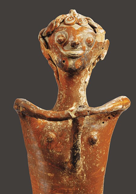 Ανθρωπόμορφο είδωλο (1250-1180 π.Χ.), κοσμεί το εξώφυλλο της έκδοσης.