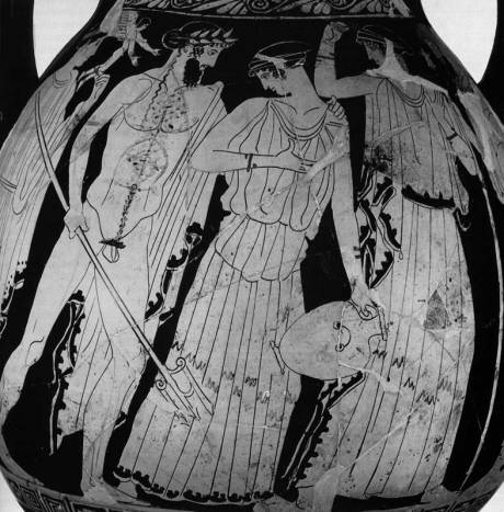 Όταν βασιλιάς του Άργους ήταν ο Δαναός, μεγάλη ξηρασία βασάνιζε το Άργος γιατί ο Ποσειδώνας είχε στερέψει όλες τις πηγές επειδή η πόλη είχε περάσει στην προστασία της Ήρας, ύστερα από σφοδρή διαμάχη μεταξύ τους. Έστειλε τότε μια από τις πενήντα κόρες του, την Αμυμώνη να βρει νερό. Ένας Σάτυρος θέλησε να της επιτεθεί, εκείνη όμως επικαλέστηκε τη βοήθεια του Ποσειδώνα. Αυτός, όχι μόνο την προστάτεψε αλλά της φανέρωσε και μια πηγή με γάργαρο και άφθονο νερό. Η ομορφιά της Αμυμώνης όμως, μάγεψε το θεό κι έτσι έσμιξε ερωτικά μαζί της. Από αυτή την ένωση γεννήθηκε ο Ναύπλιος. Στην παράσταση ο Ποσειδώνας κοιτάζει στα μάτια την Αμυμώνη ενώ αυτή, με την υδρία στο χέρι, κάνει να φύγει, κλίνοντας το κεφάλι συνεσταλμένα προς αυτόν. Δεξιά, μια από τις Δαναΐδες φεύγει προς τον πατέρα της που στέκεται στην άκρη με το σκήπτρο. Αριστερά, η Αφροδίτη παρακολουθεί, ενώ ο Έρωτας πετάει πάνω από το ζευγάρι κρατώντας το στεφάνι του γάμου. Η θεατρική παράσταση του σατυρικού δράματος του Αισχύλου « Αμυμώνη» ίσως είναι ο λόγος της πληθώρας των παραστάσεων του Ποσειδώνα και της Αμυμώνης που φιλοτεχνήθηκαν εκείνη την εποχή. Ο Αισχύλος εκτός από την «Αμυμώνη» που δεν έχει διασωθεί έγραψε και την τριλογία « Ικέτιδες», «Αιγύπτιοι» και « Δαναΐδες». ( Ερυθρόμορφη πελίκη. Γύρω στα 450 π.Χ. Ρώμη. Villa Giulia). 