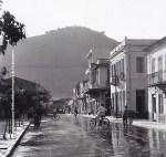 Τμήμα της πλατείας Αγίου Πέτρου και ευθεία η οδός Βασ.&nbsp;Κωνσταντίνου.