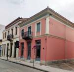 Αριστερά η Οικία Μενελάου&nbsp;Νικέλλη.